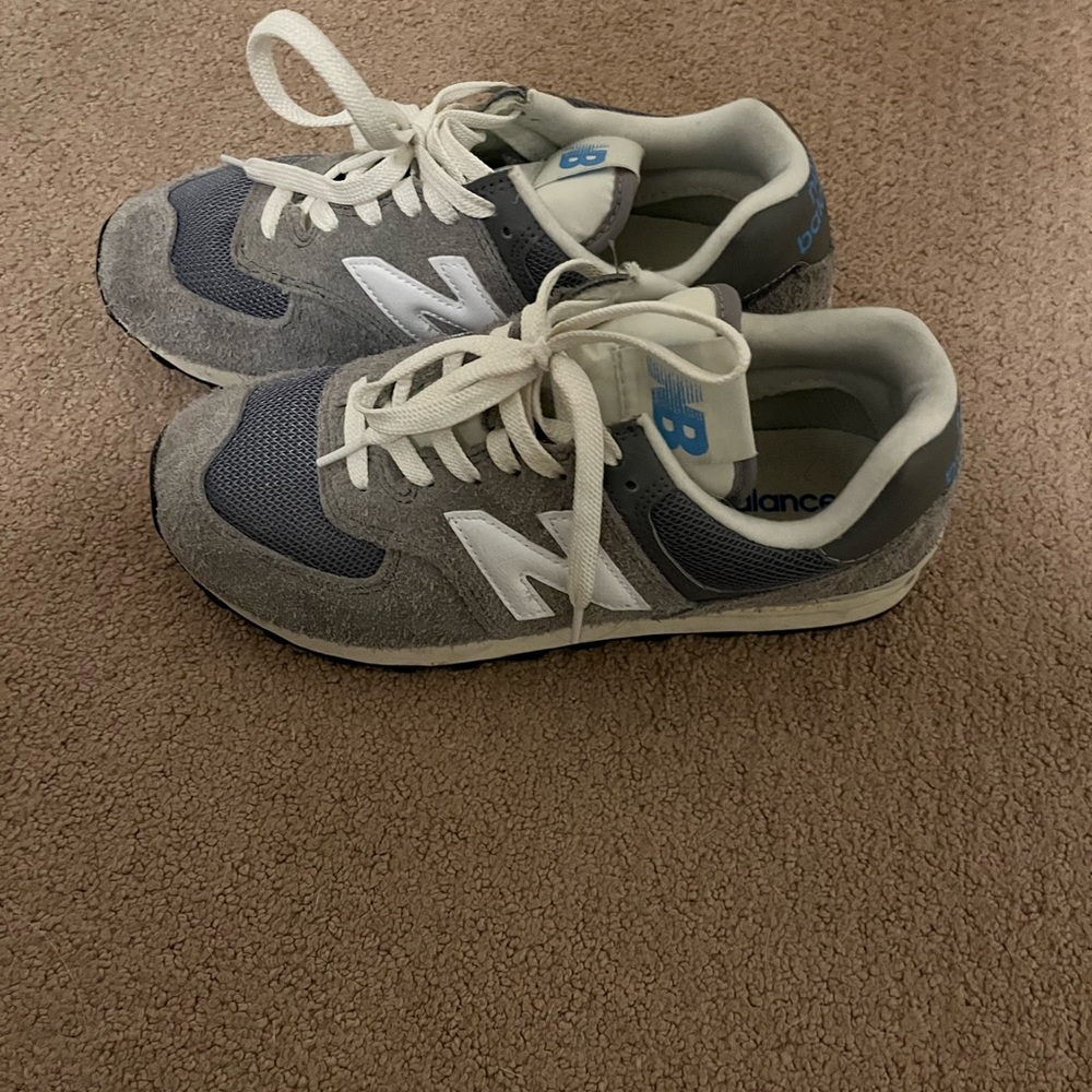 New balances sneakers only worn a handful of times!